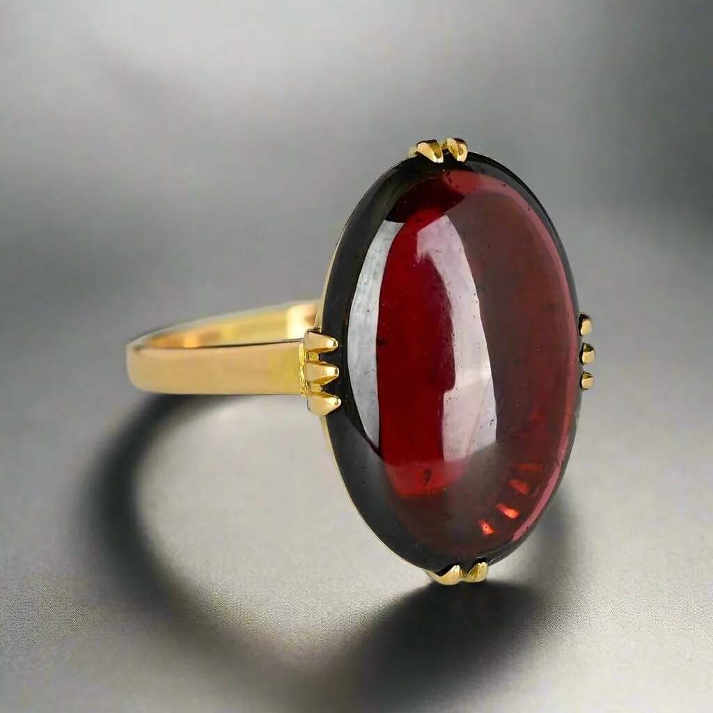 Antique 18K Gold Oval Cabochon Garnet Ring