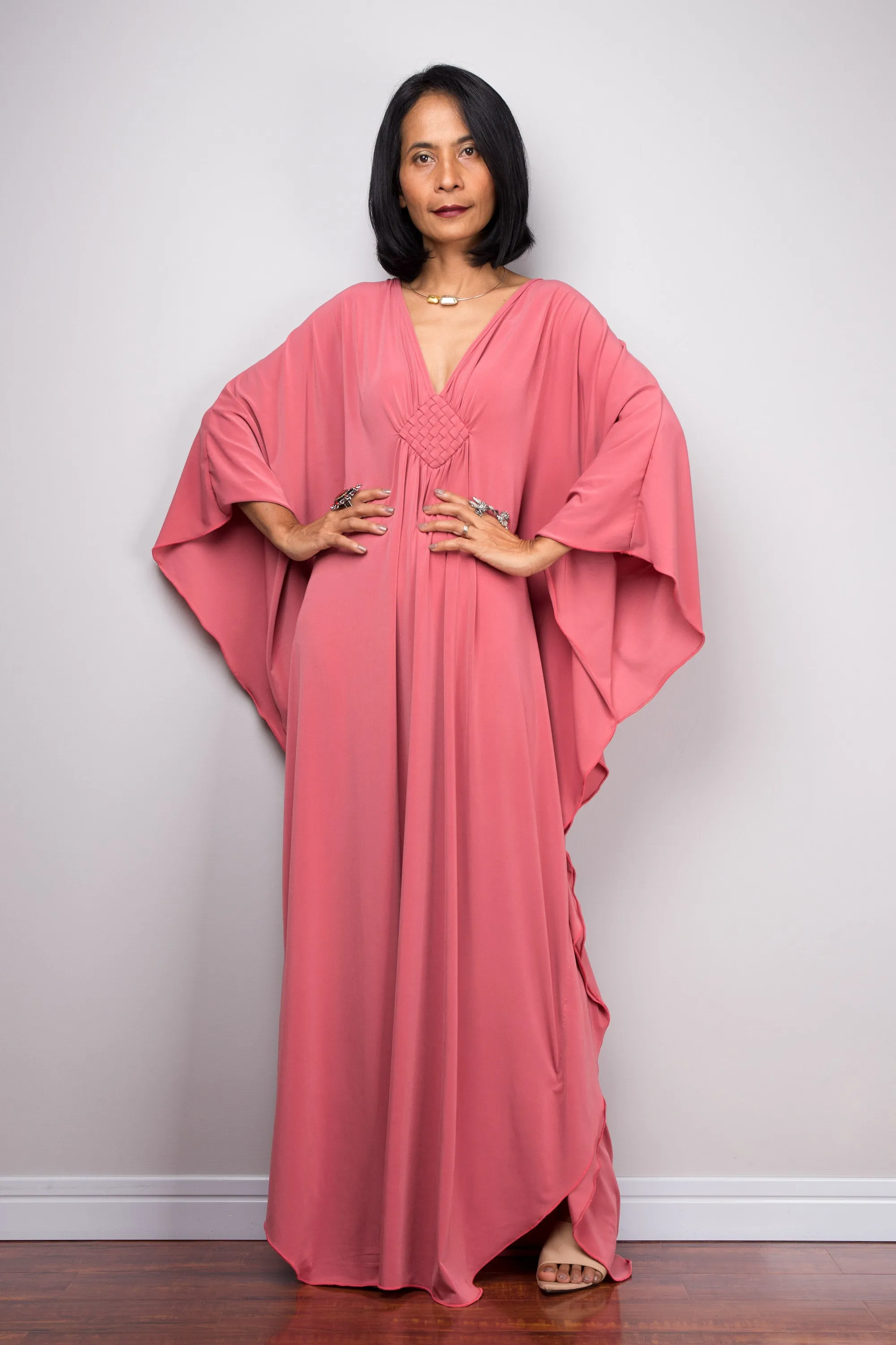 Elegant Pink Kaftan with Batwing Sleeves