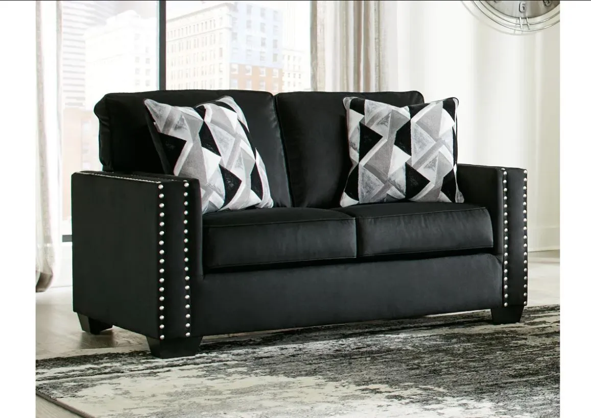 Gleston Loveseat