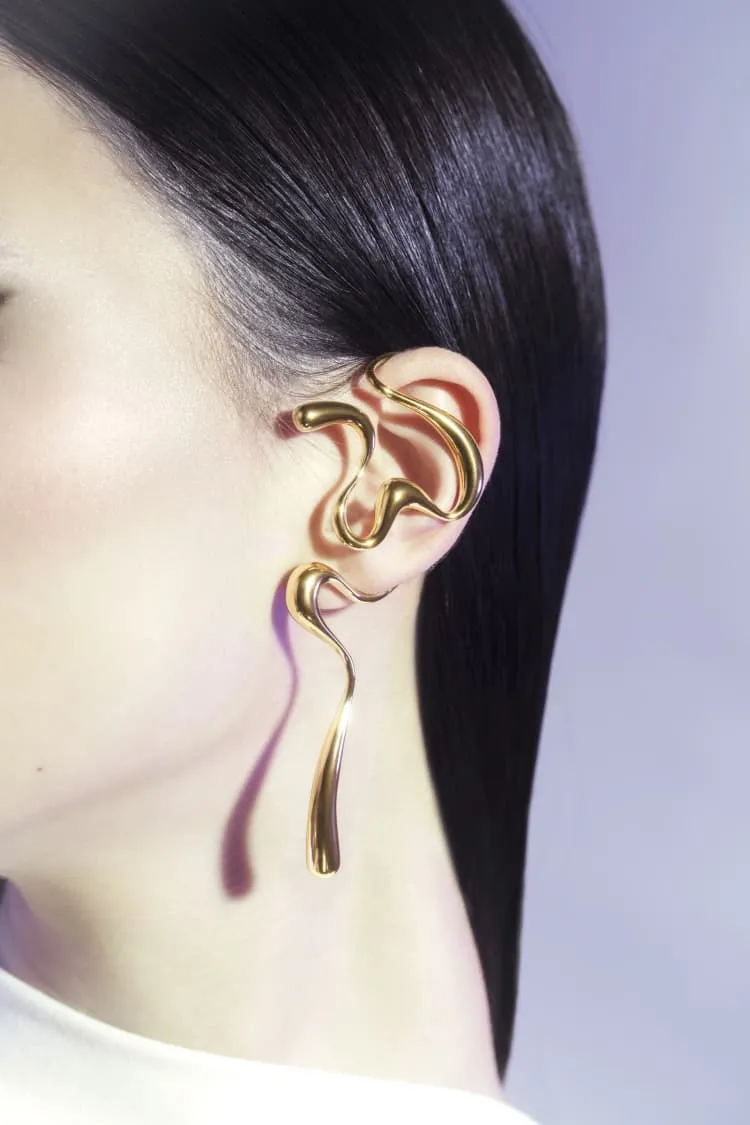 Large liquid earcuff in gold