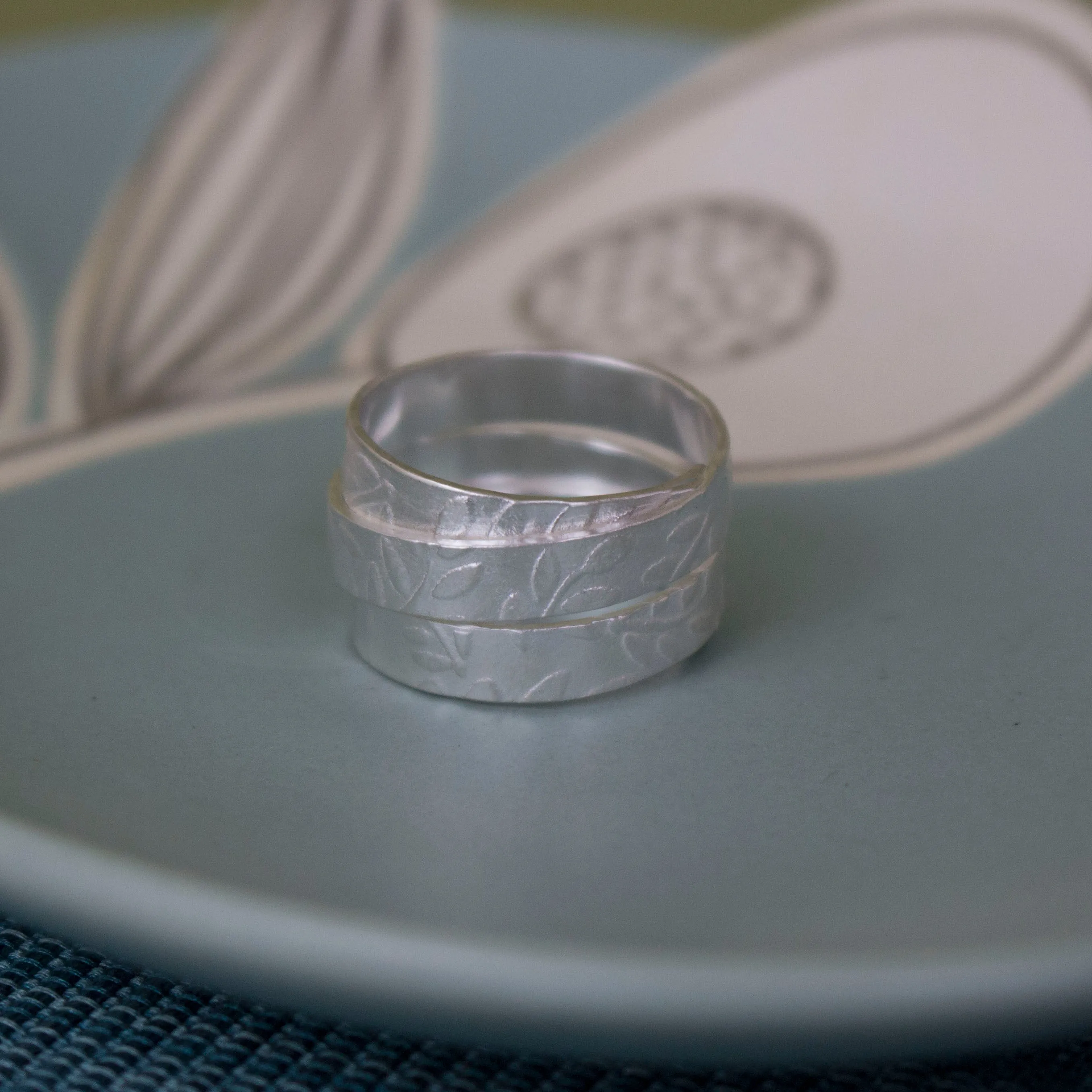 Watercolour Leaf Ribbon Ring