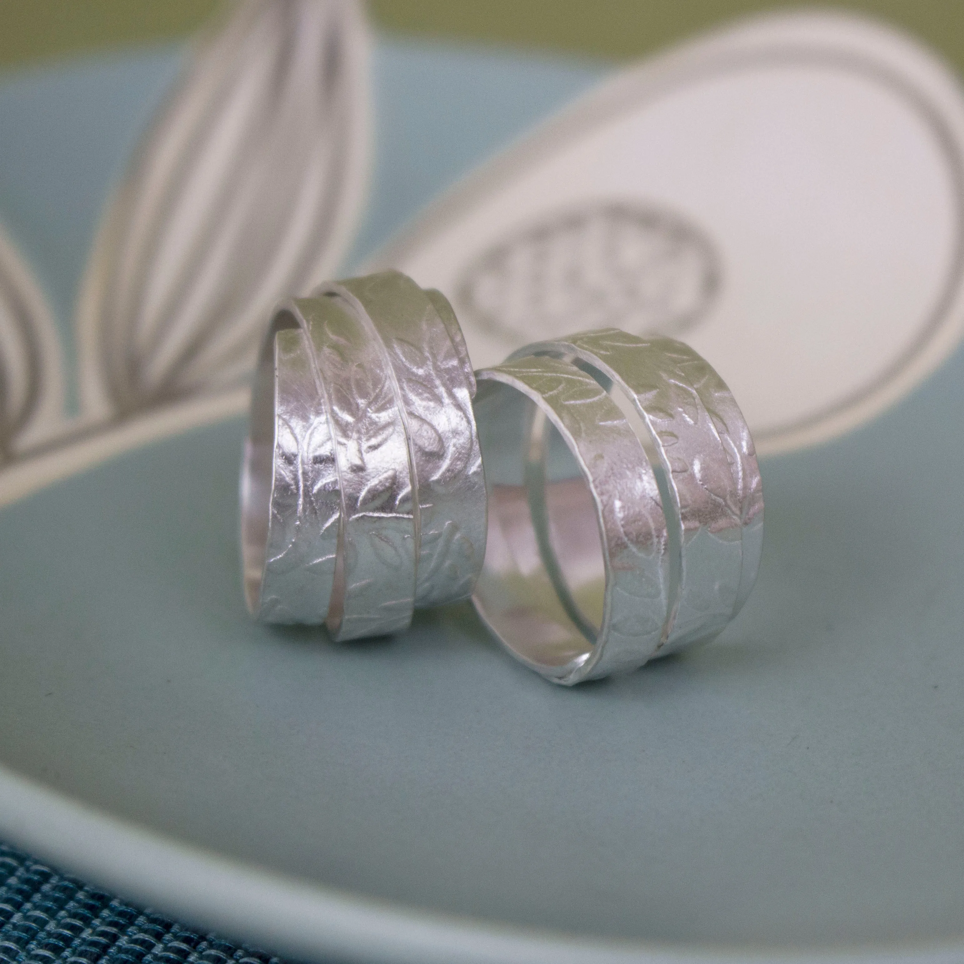 Watercolour Leaf Ribbon Ring